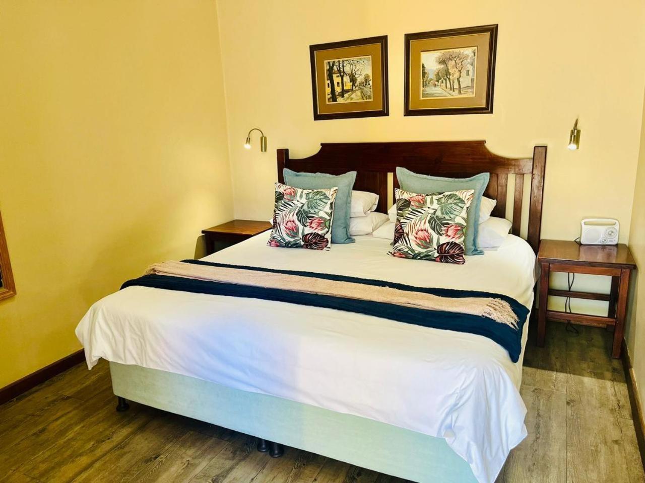 17 On Bird Guest House Beaufort West Exterior foto