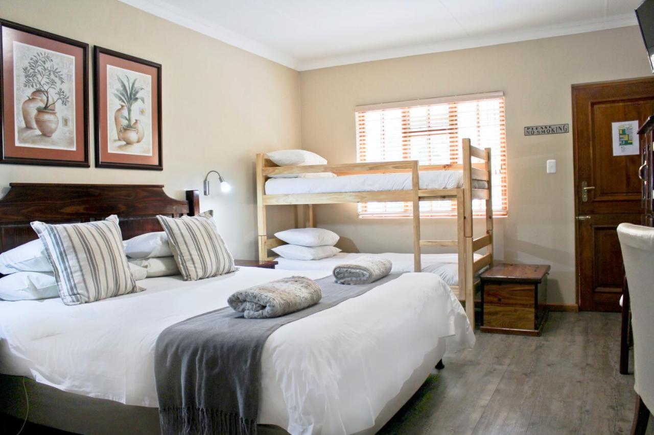 17 On Bird Guest House Beaufort West Exterior foto