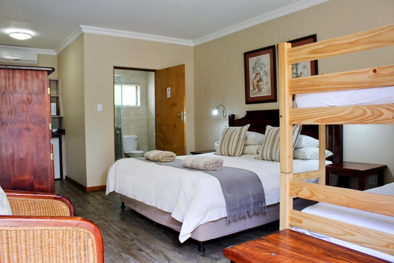 17 On Bird Guest House Beaufort West Exterior foto